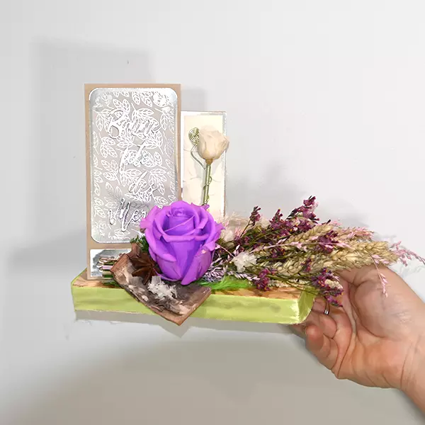 Composition florale fleur violette